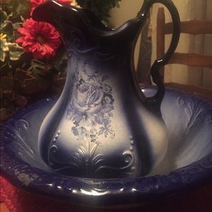 PITCHER & WASH BOWL